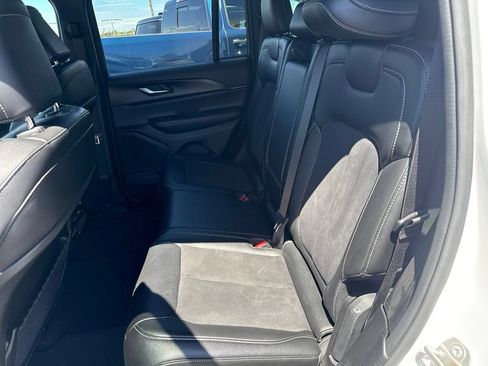 Certified 2024 Jeep Grand Cherokee Altitude AWD/4WD image 17