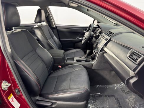 Used 2016 Toyota Camry SE image 14
