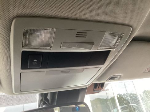 Used 2018 Toyota Tacoma SR5 RWD image 24