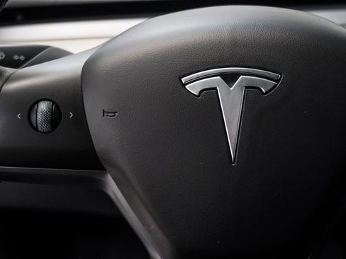 Used 2023 Tesla Model 3 Standard Range image 17