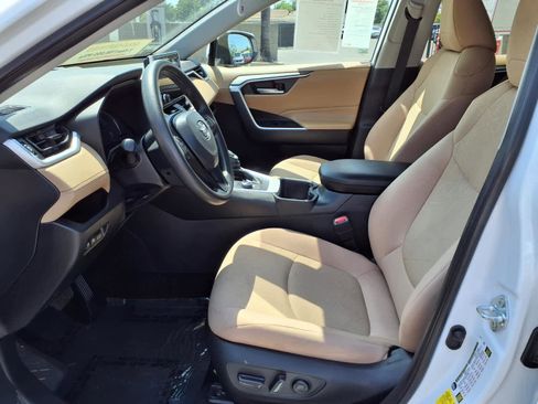 Certified 2025 Toyota RAV4 XLE AWD/4WD image 16