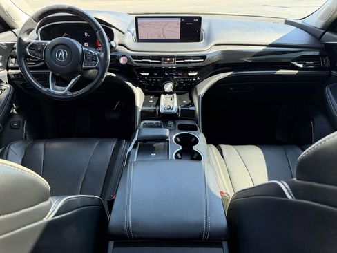 Used 2022 Acura MDX SH-AWD w/ Advance Package image 2