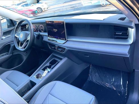 New 2026 Volkswagen Tiguan SE image 10