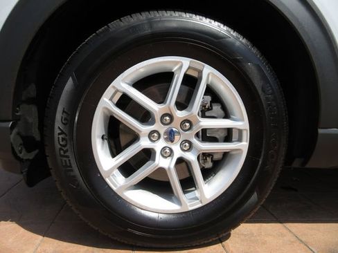 Certified 2025 Ford Explorer Active w/ Active Comfort Package RWD image 8