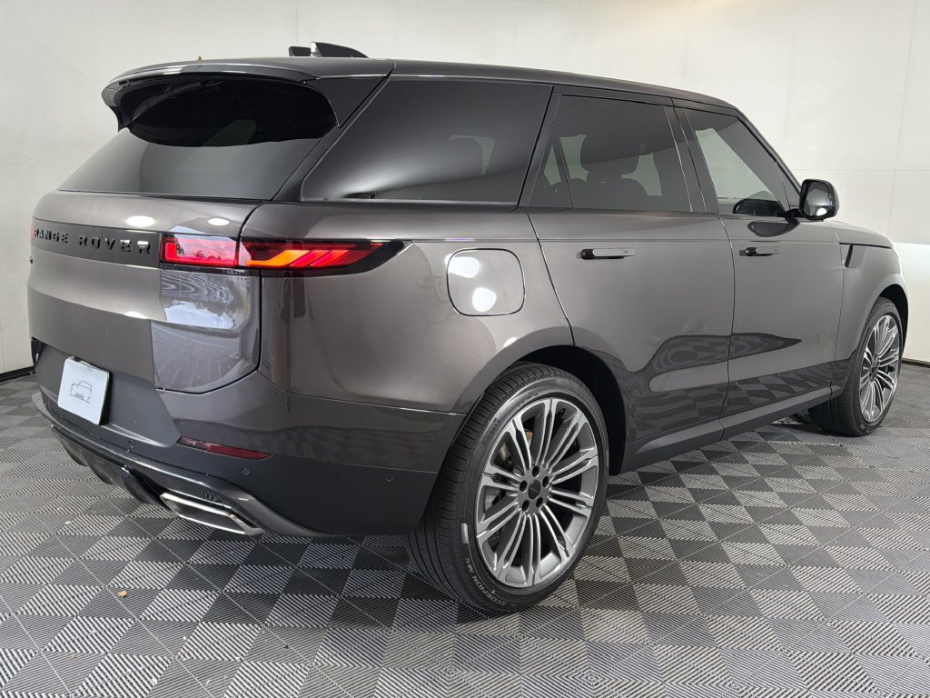 New 2027 Land Rover Range Rover Sport SE AWD/4WD image 8