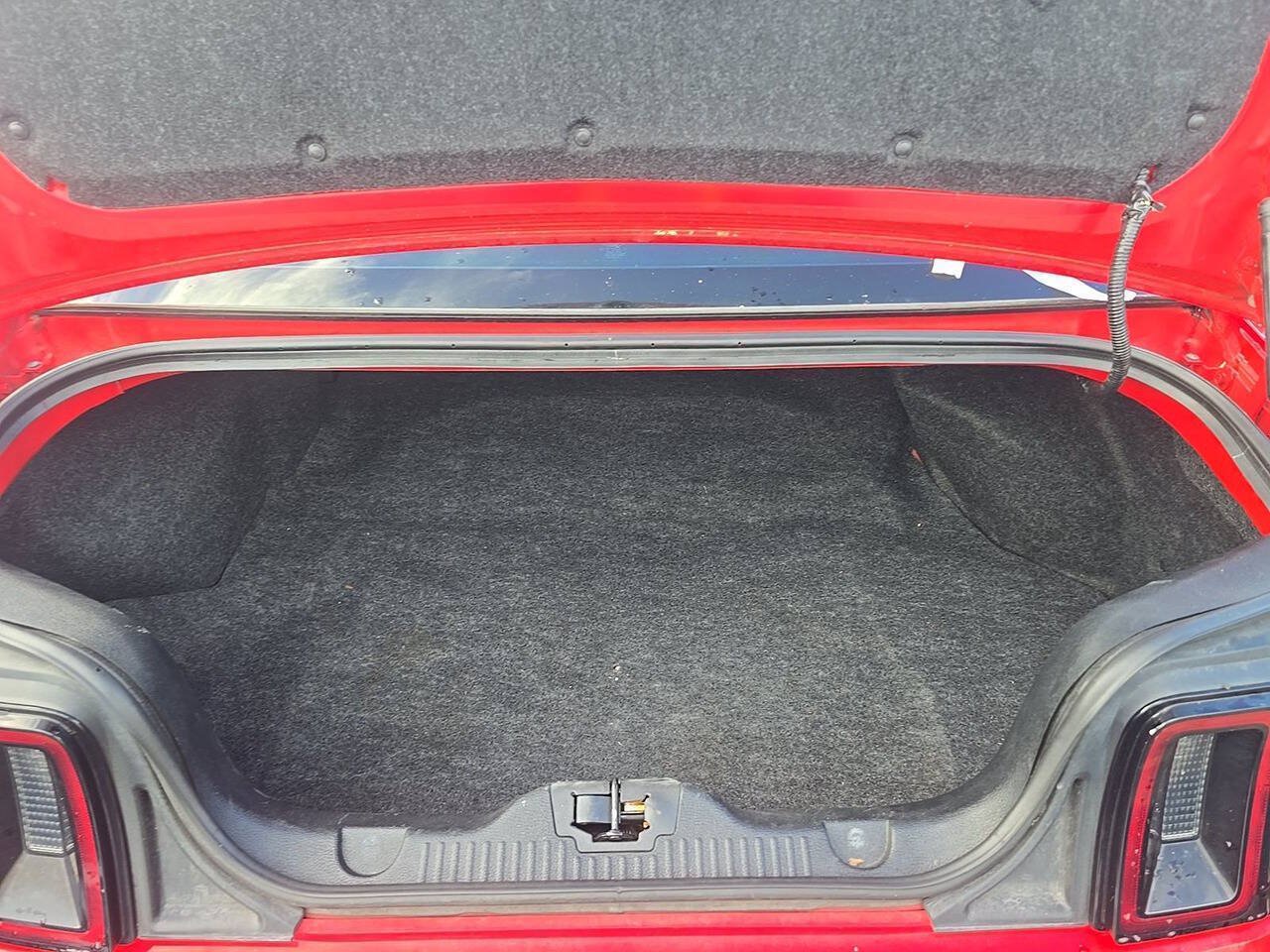 Used 2013 Ford Mustang Premium w/ Electronics Pkg RWD image 4