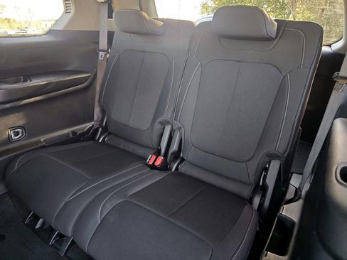 Used 2023 Jeep Grand Cherokee L Laredo image 30