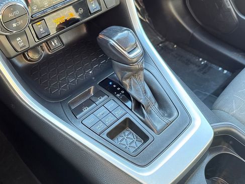 Used 2019 Toyota RAV4 XLE image 27