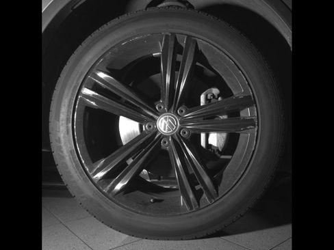 Used 2019 Volkswagen Tiguan SE image 10