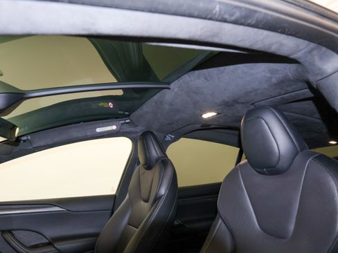 Used 2023 Tesla Model X Plaid image 17