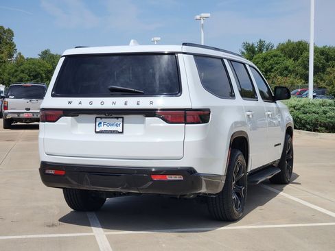 Used 2023 Jeep Wagoneer Series II w/ Convenience Group I AWD/4WD image 7