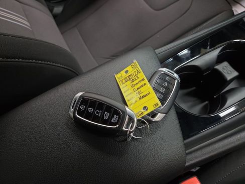 Used 2023 Hyundai Elantra SEL w/ Convenience Package FWD image 13