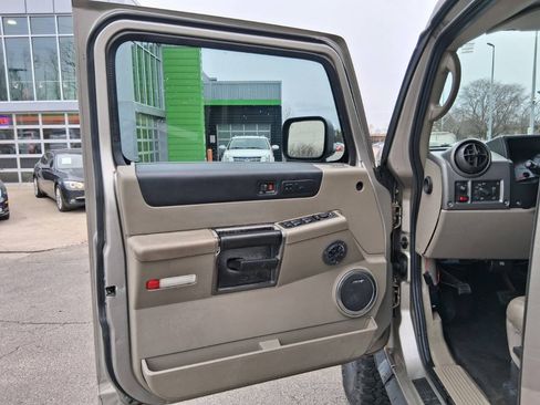 Used 2003 HUMMER H2 w/ Preferred Equipment Group AWD/4WD image 9