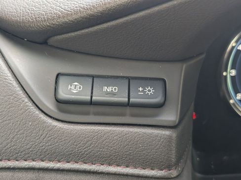 Used 2017 Cadillac Escalade Luxury AWD/4WD image 14