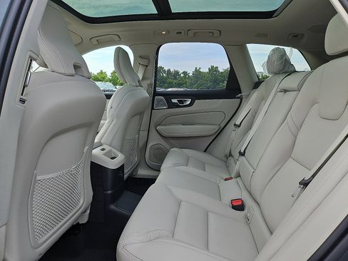 New 2026 Volvo XC60 T8 Ultra image 8