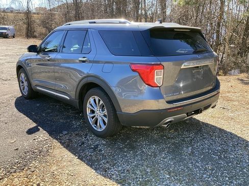 Used 2022 Ford Explorer Limited w/ Equipment Group 301A image 3