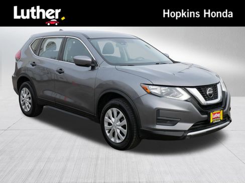 Used 2020 Nissan Rogue S image 1
