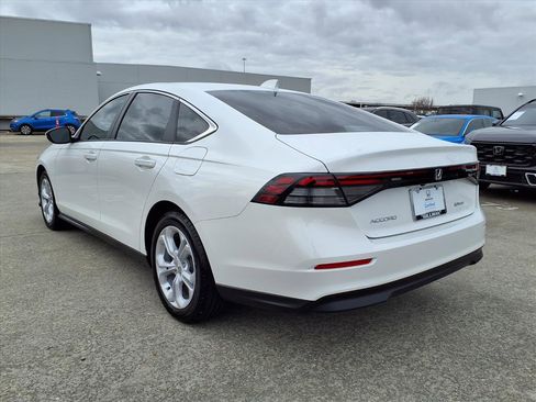 Certified 2025 Honda Accord LX image 3