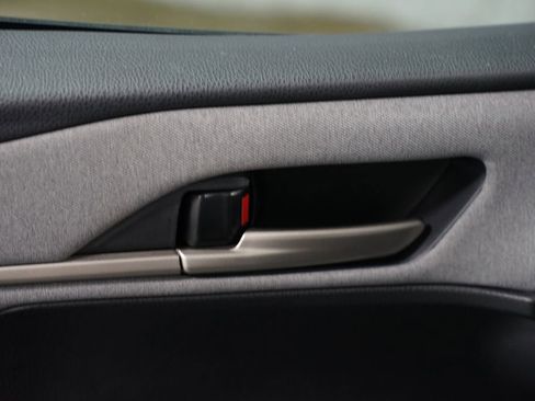 Used 2025 Toyota Camry LE image 32