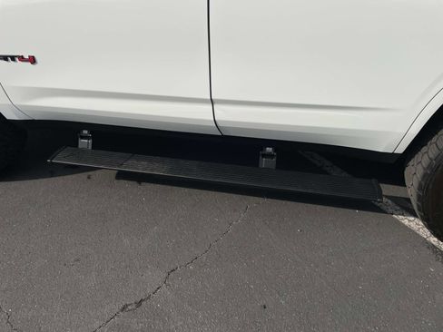 Used 2023 GMC Yukon AT4 image 29