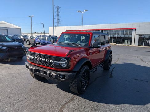 Used 2023 Ford Bronco Wildtrak image 4