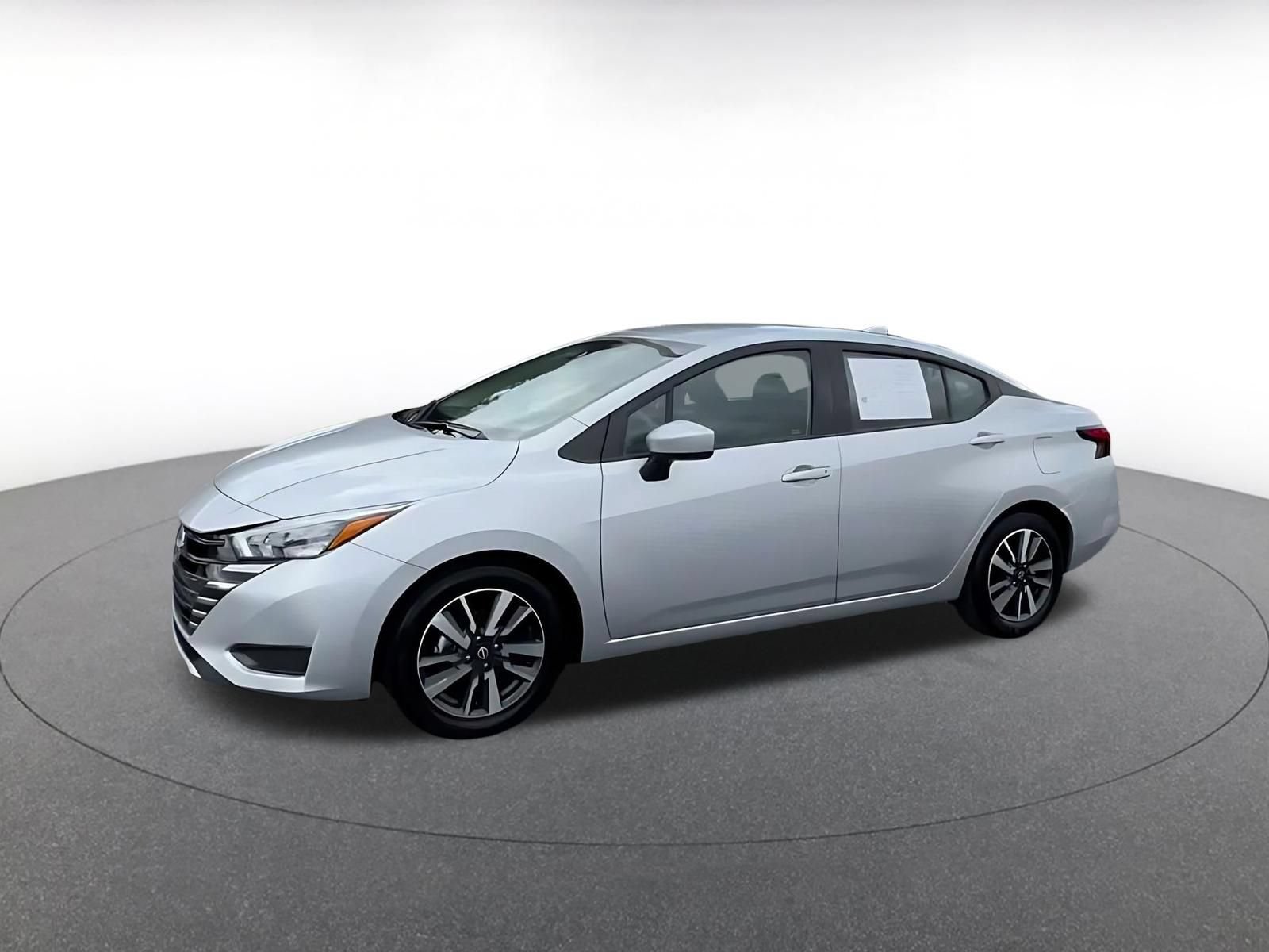 Used 2025 Nissan Versa SV FWD image 7