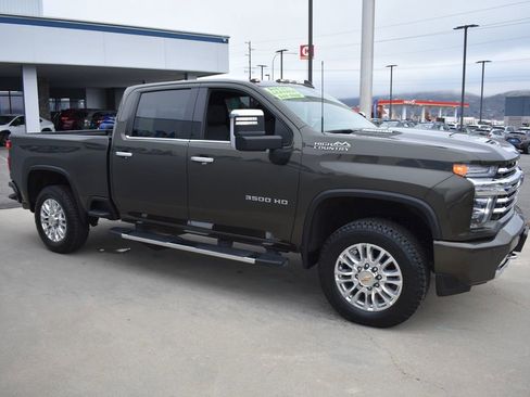 Certified 2022 Chevrolet Silverado 3500 High Country w/ Z71 Off-Road Package image 10