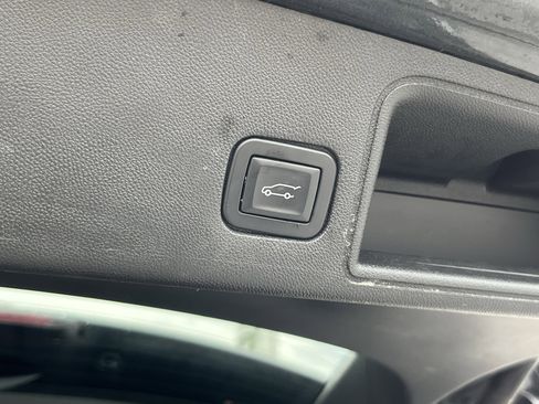 Used 2019 GMC Terrain SLT w/ Preferred Package AWD/4WD image 8
