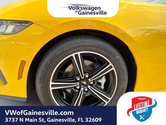 Used 2024 Ford Mustang Coupe RWD image 10