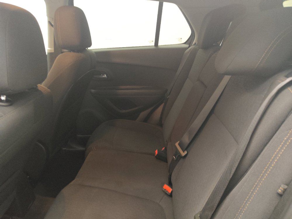 Used 2020 Chevrolet Trax LS w/ Tint and Cruise Package FWD image 18
