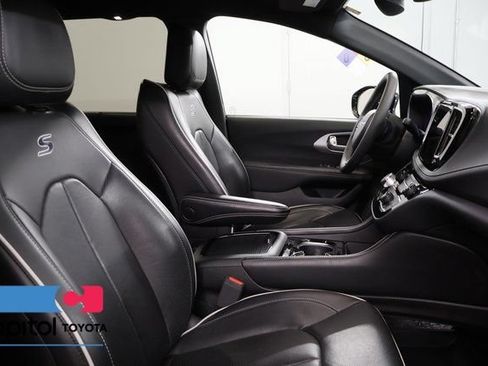 Used 2025 Chrysler Pacifica Limited FWD image 27