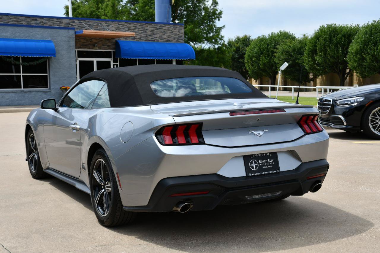 Used 2025 Ford Mustang Premium RWD image 5