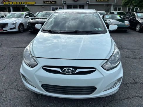 Used 2013 Hyundai Accent SE FWD image 3