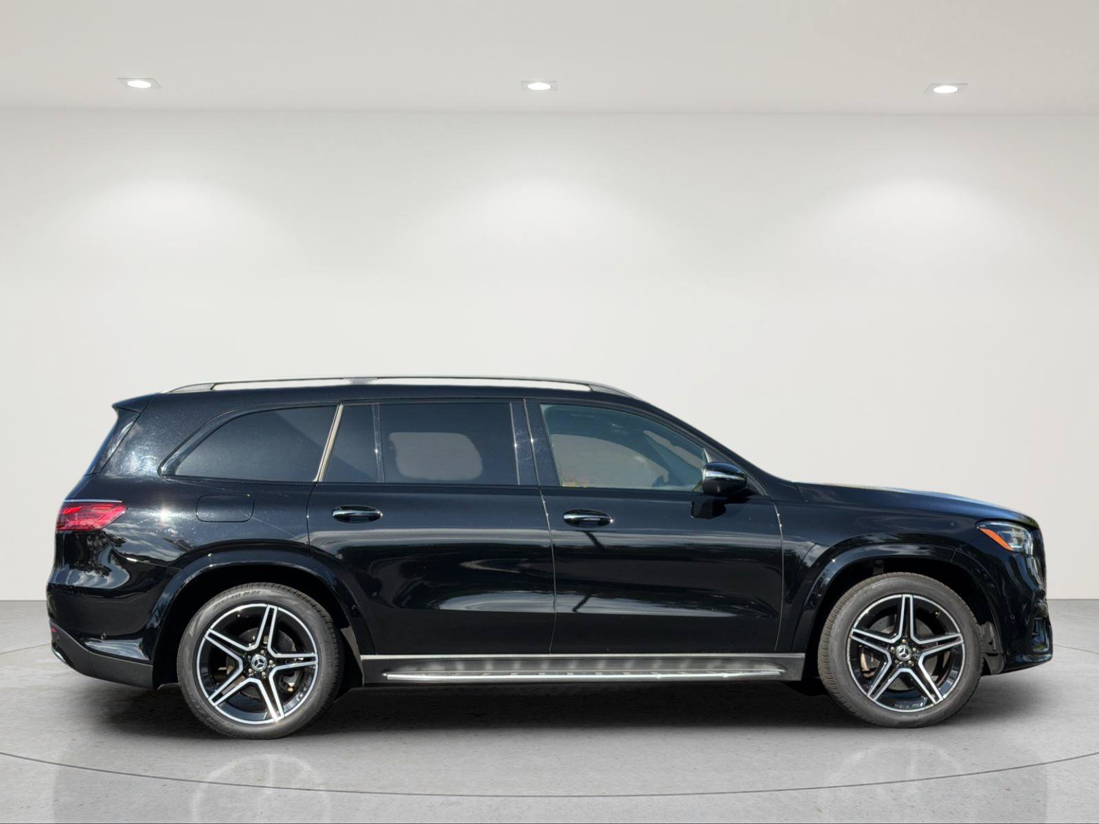 Used 2024 Mercedes-Benz GLS 450 4MATIC image 6