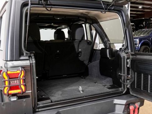 Used 2024 Jeep Wrangler Unlimited Rubicon w/ XTREMEE 35" Tire Package AWD/4WD image 47