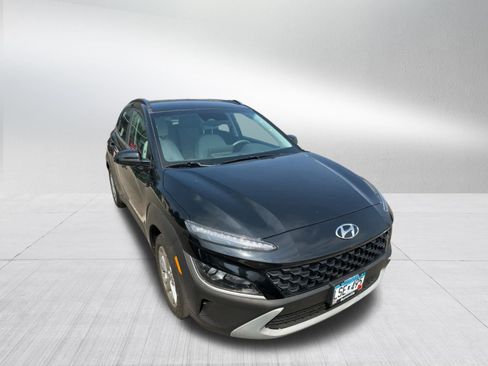 Used 2023 Hyundai Kona SEL FWD image 3