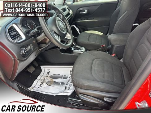 Used 2018 Jeep Renegade Latitude AWD/4WD image 7