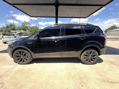 Used 2017 Ford Escape SE w/ Equipment Group 201A FWD image 5