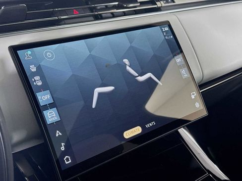 Used 2024 Land Rover Range Rover Sport SE image 18