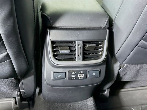 Certified 2025 Subaru Outback Limited image 31