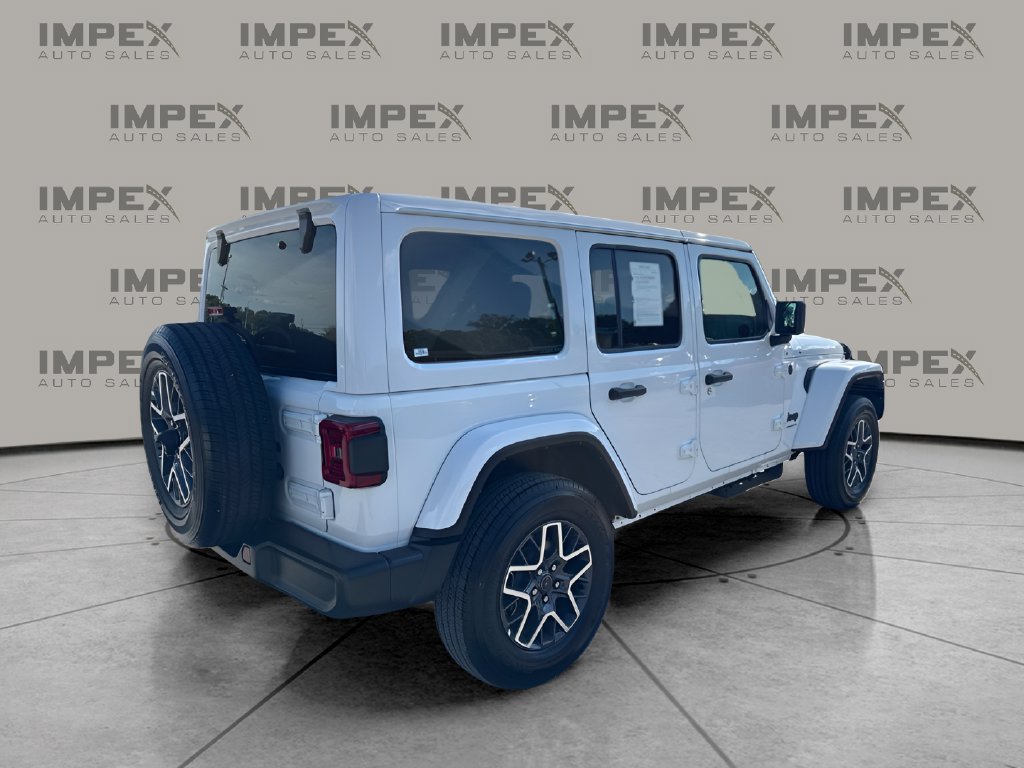 Used 2026 Jeep Wrangler Unlimited Sahara AWD/4WD image 5