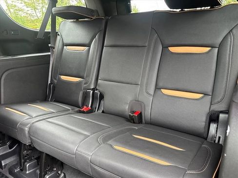 Used 2023 GMC Yukon XL AT4 AWD/4WD image 18