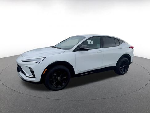 Used 2025 Buick Envista Sport Touring image 8