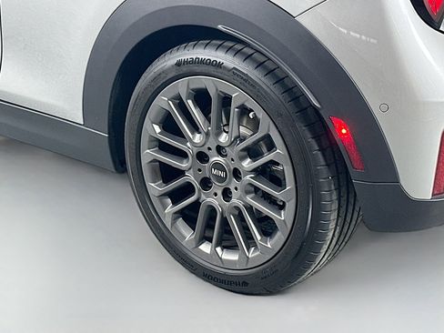 Certified 2025 MINI Cooper 2-Door Hardtop image 10