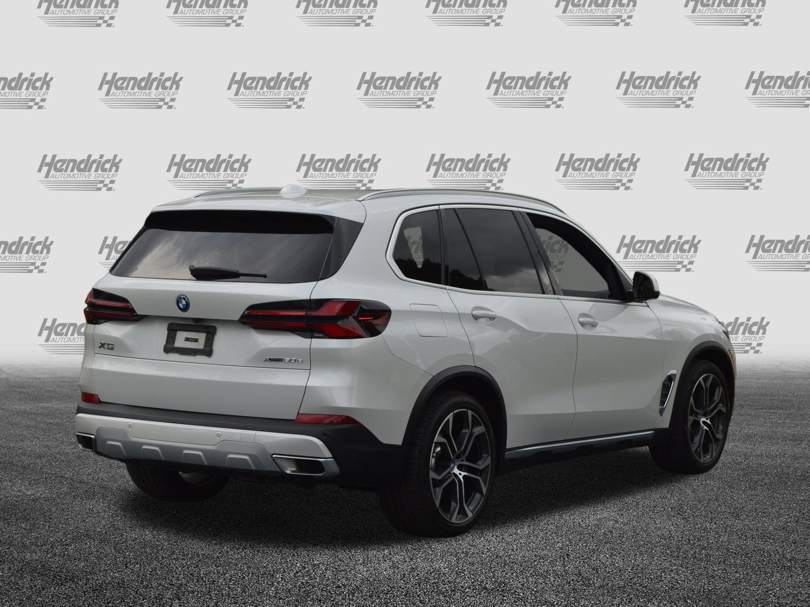 Used 2024 BMW X5 xDrive50e w/ Premium Package AWD/4WD image 11