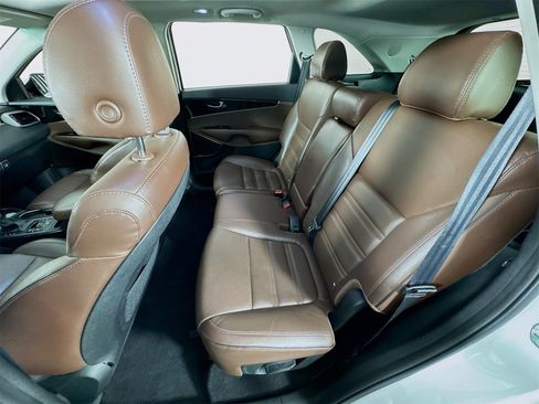 Used 2020 Kia Sorento SX image 18