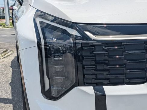 Certified 2026 Kia Sportage SX FWD image 9