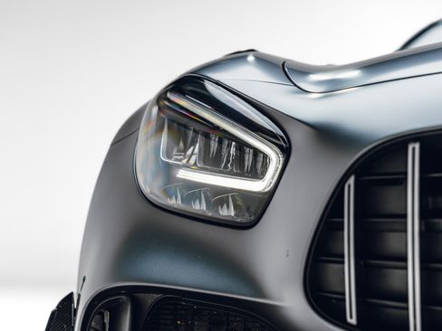 Used 2020 Mercedes-Benz AMG GT R image 22