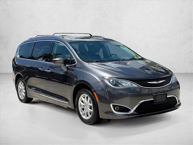 Used 2020 Chrysler Pacifica Touring-L FWD image 9