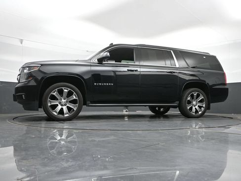 Used 2018 Chevrolet Suburban LT AWD/4WD image 46